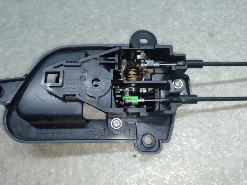 Замок двери задний правый OUTLANDER XL 05-13 2007 3.0 6B31