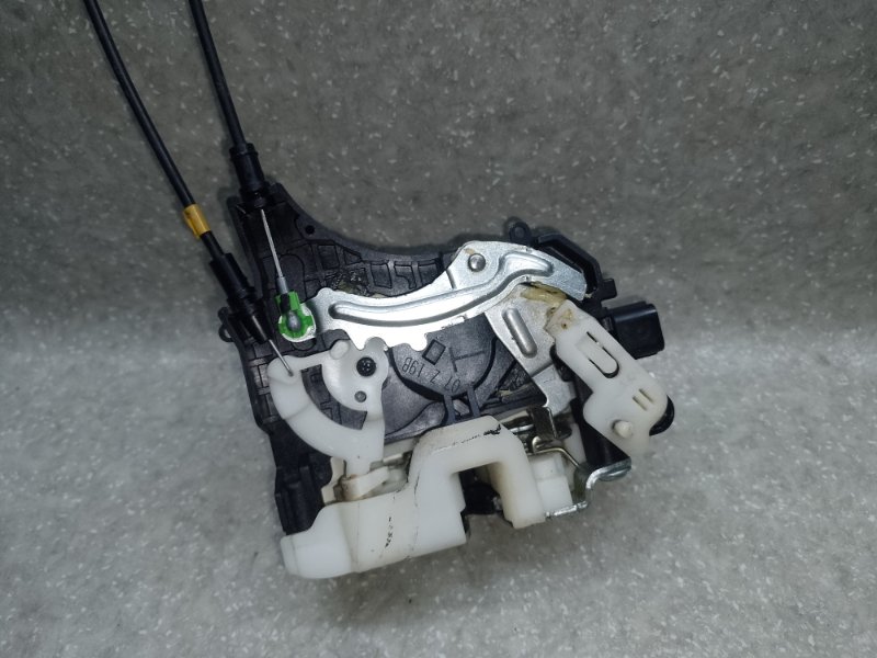 Замок двери задний левый MITSUBISHI OUTLANDER XL 05-13 3.0 6B31