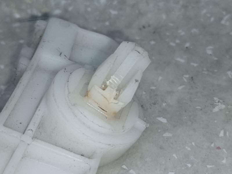 Кронштейн заднего бампера правый MITSUBISHI OUTLANDER XL 05-13 3.0 6B31