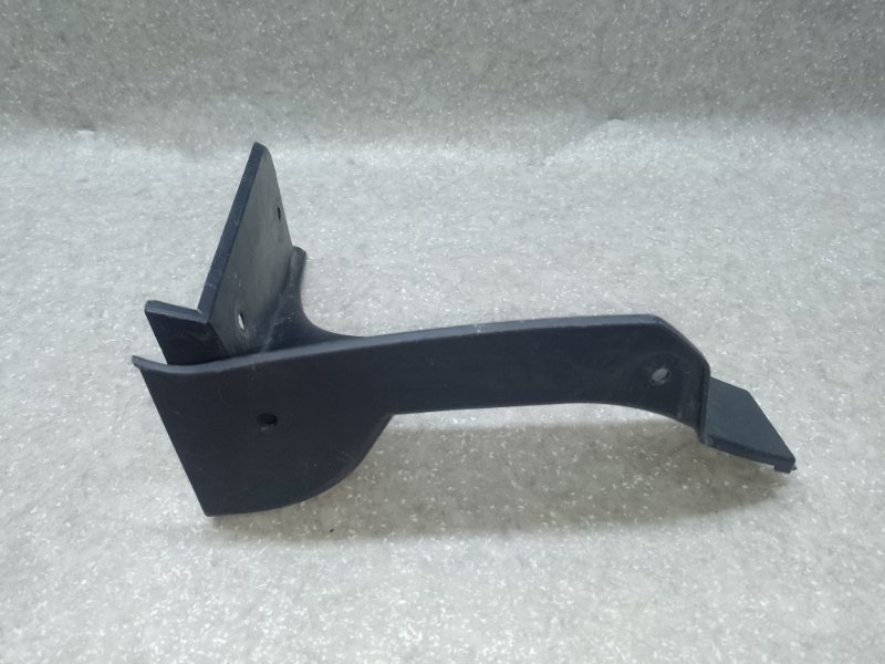 Кронштейн заднего бампера правый MITSUBISHI OUTLANDER XL 05-13 3.0 6B31