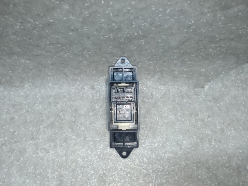 Кнопка стеклоподъемника задняя OUTLANDER XL 05-13 2007 3.0 6B31 Кнопка стеклоподъемника задняя OUTLANDER XL 05-13 2007 3.0 6B31