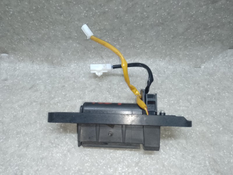 Кнопка открывания багажника наружная OUTLANDER XL 05-13 2007 3.0 6B31