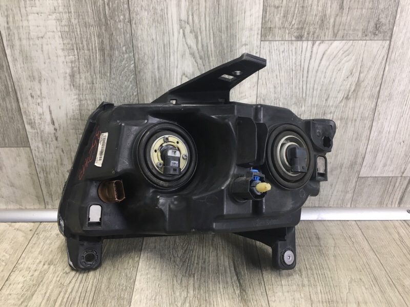 Фара правая COMPASS 06-16 2014 2.0 ECN Фара правая COMPASS 06-16 2014 2.0 ECN