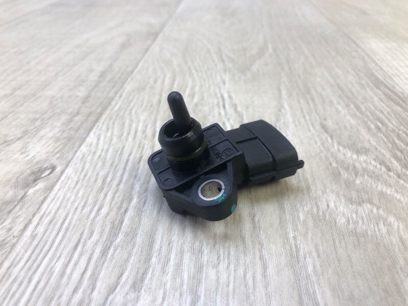 Датчик абсолютного давления (MAP sensor) HYUNDAI ELANTRA GD 12-17 2014 ХЭТЧБЭК 2.0 G4NC 39300-2B100 Б/У