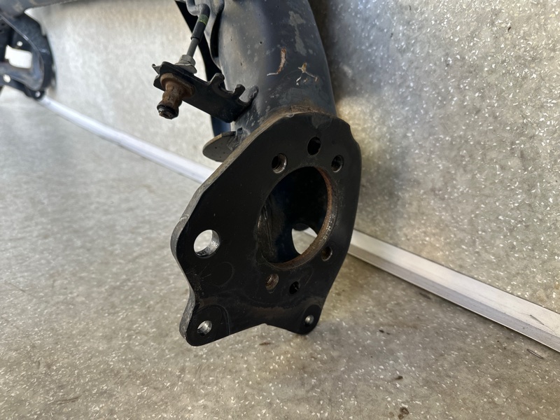 Балка задней подвески PRIUS PLUS 11-14 Балка задней подвески PRIUS PLUS 11-14