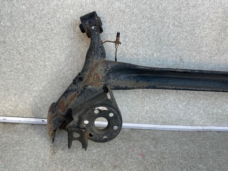 Балка задней подвески PRIUS PLUS 11-14 Балка задней подвески PRIUS PLUS 11-14