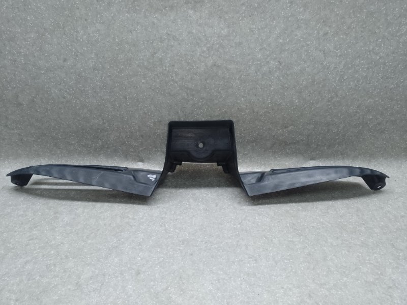 Запчасть накладка замка капота MITSUBISHI OUTLANDER XL 05-13 2007 3.0 6B31 7450A172 Б/У Накладка замка капота MITSUBISHI OUTLANDER XL 05-13 2007 3.0 6B31 7450A172 Б/У