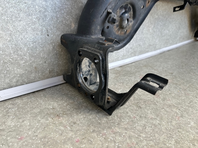 Балка задней подвески SERENA (C26) 10-16 Балка задней подвески SERENA (C26) 10-16