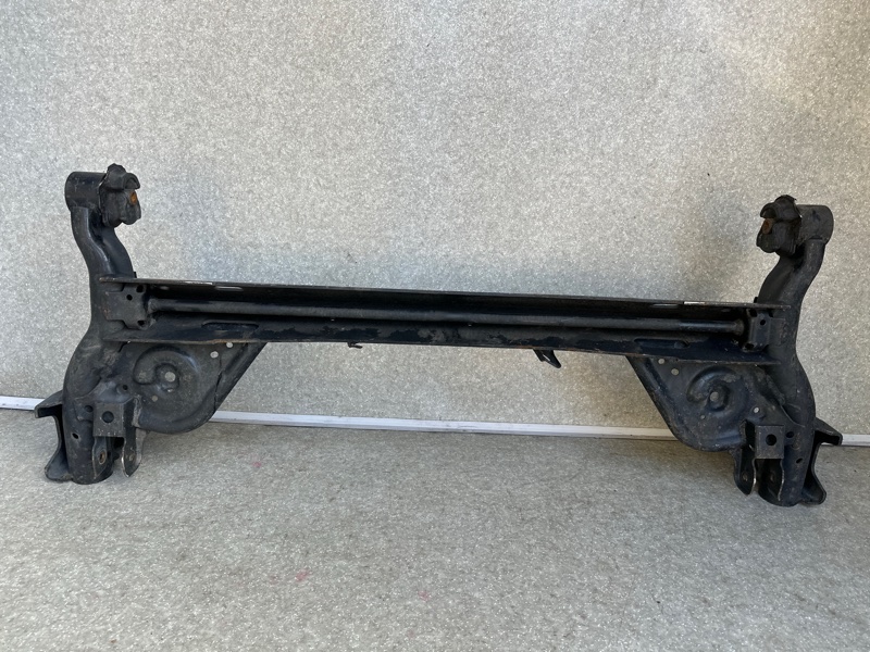 Балка задней подвески SERENA (C26) 10-16 Балка задней подвески SERENA (C26) 10-16