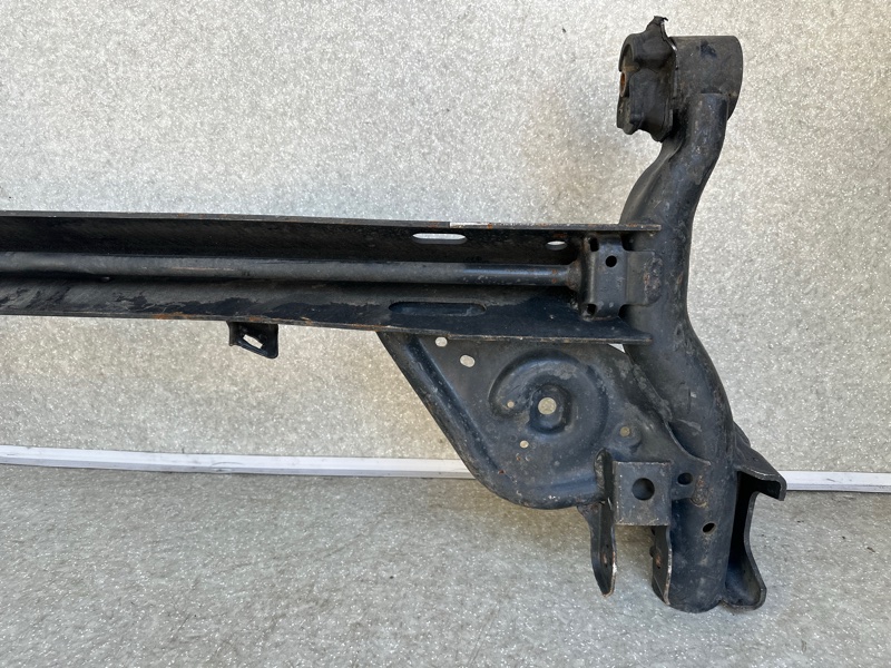 Балка задней подвески SERENA (C26) 10-16 Балка задней подвески SERENA (C26) 10-16