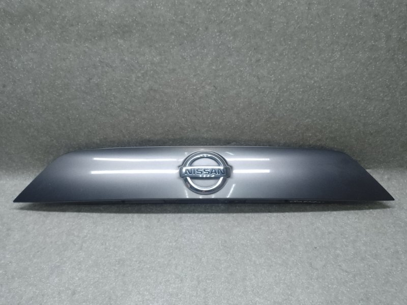 Панель подсветки номера NISSAN QASHQAI/ROGUE SPORT 14- 90810-4ES0H Б/У