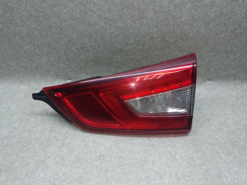 Фонарь внутренний правый NISSAN QASHQAI/ROGUE SPORT 14- 26550-4EA5B Б/У