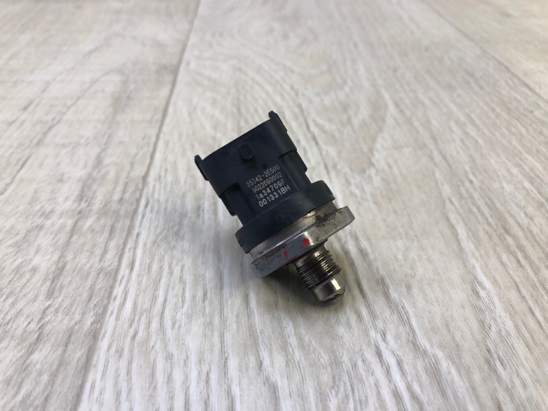 Датчик давления топлива KIA FORTE YD 12- 2013 2.0 G4NC 35342-2B100 Б/У