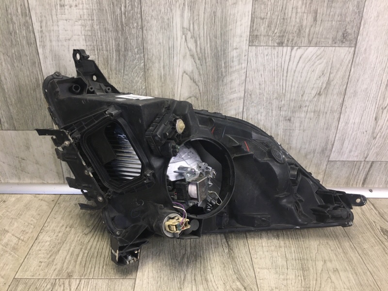 Фара правая PRIUS - 20 03-11