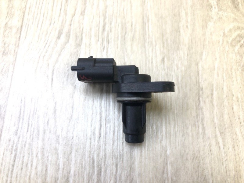 Датчик положения распредвала HYUNDAI ACCENT RB 10- 2014 1.6 G4FD 39350 2B030 Б/У