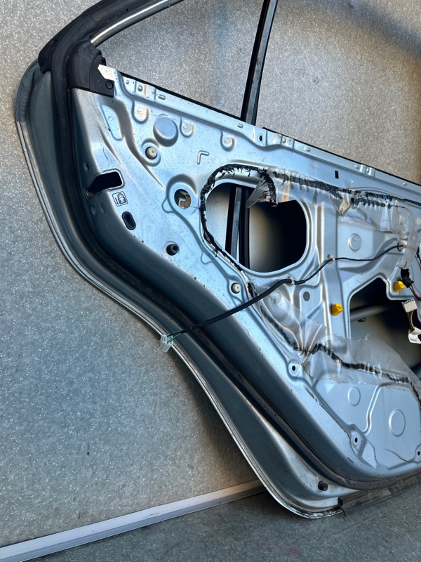 Дверь задняя левая CAMRY 50 12-15 Дверь задняя левая CAMRY 50 12-15