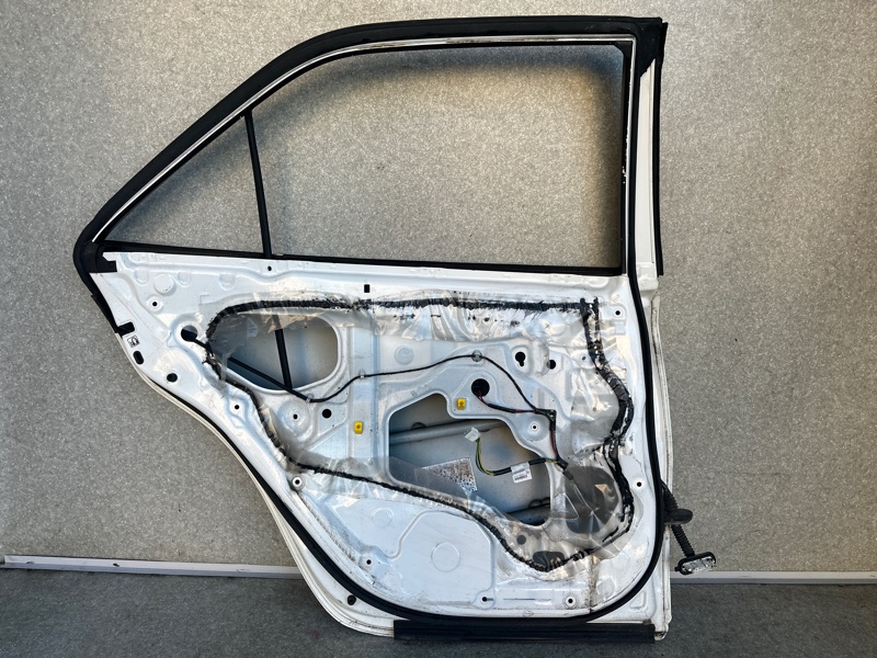 Дверь задняя левая CAMRY 50 12-15 Дверь задняя левая CAMRY 50 12-15