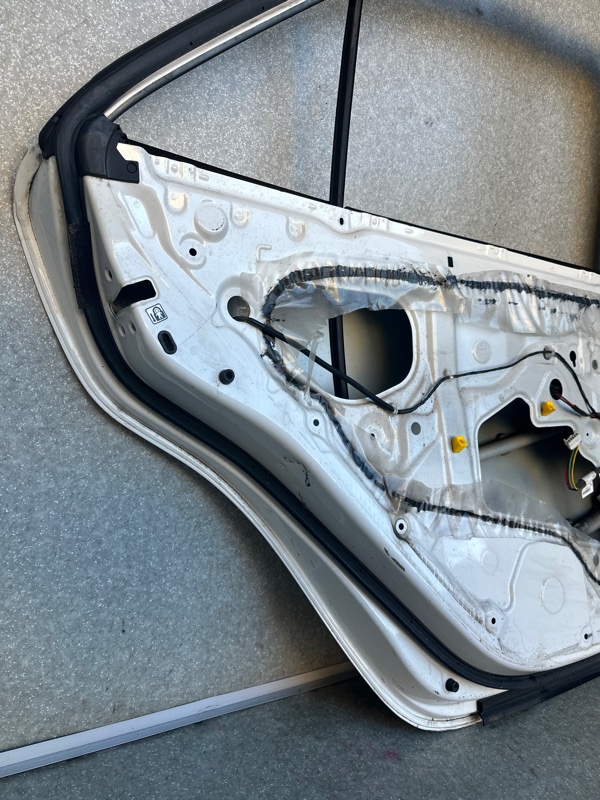 Дверь задняя левая CAMRY 50 12-15 Дверь задняя левая CAMRY 50 12-15