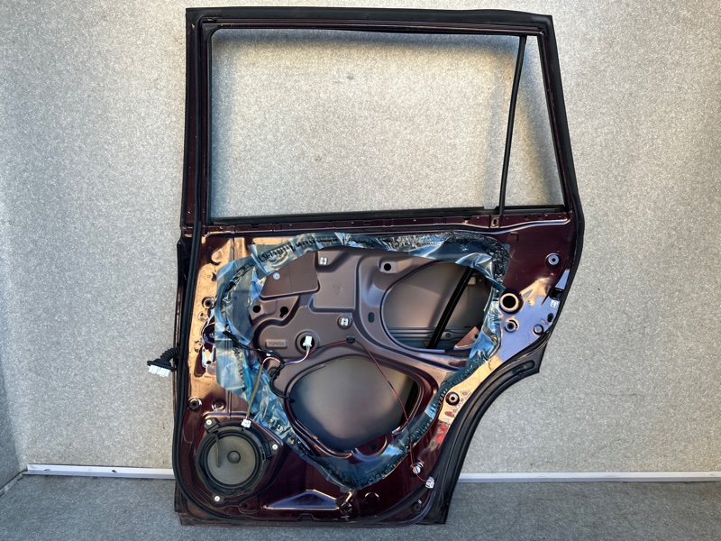 Дверь задняя правая RAV4 05-12 Дверь задняя правая RAV4 05-12