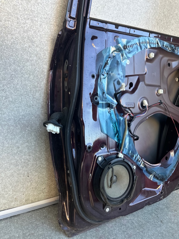 Дверь задняя правая RAV4 05-12 Дверь задняя правая RAV4 05-12