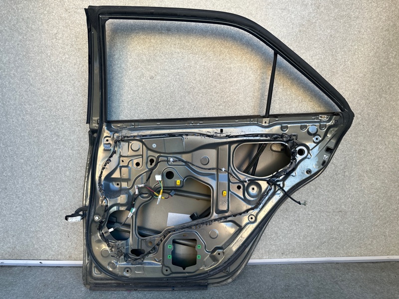 Дверь задняя правая CAMRY 50 12-15 Дверь задняя правая CAMRY 50 12-15