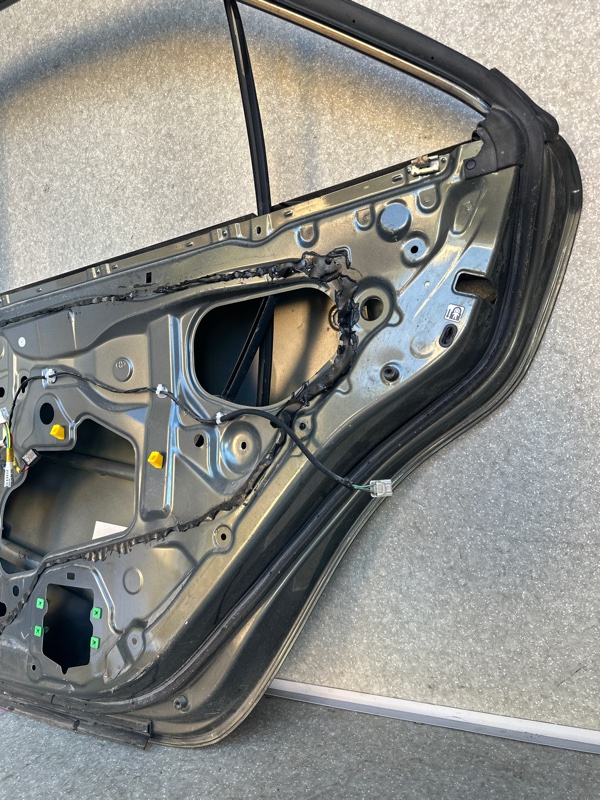 Дверь задняя правая CAMRY 50 12-15 Дверь задняя правая CAMRY 50 12-15