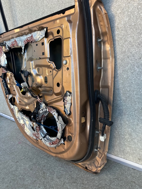 Дверь задняя левая TIIDA/VERSA C11 04-11