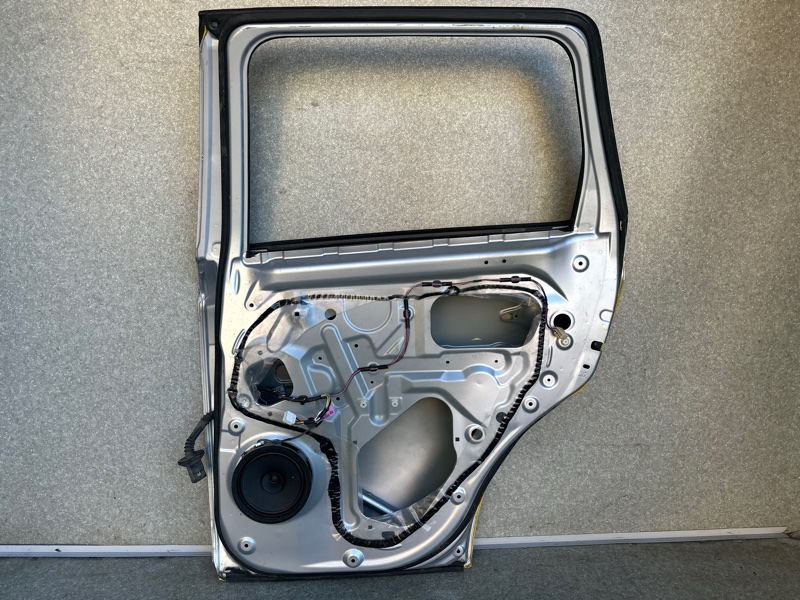 Дверь задняя правая OUTLANDER GF 12-