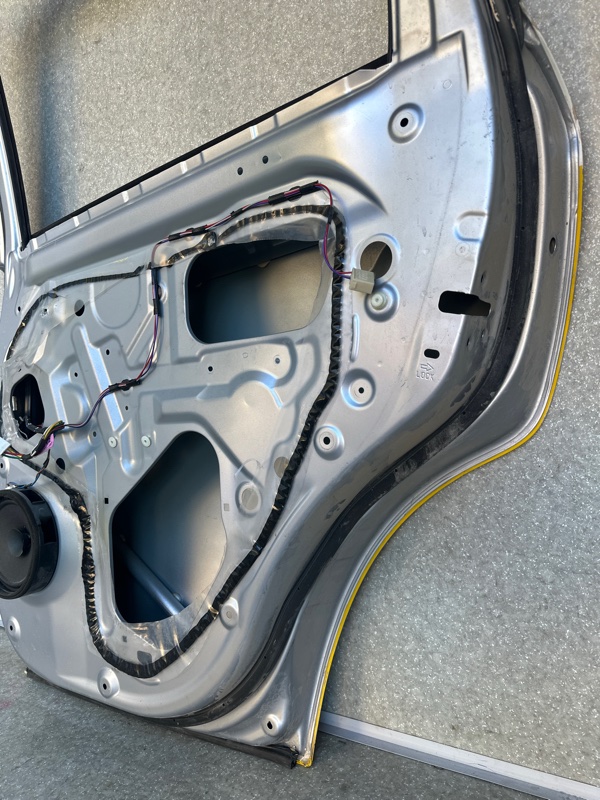 Дверь задняя правая OUTLANDER GF 12-