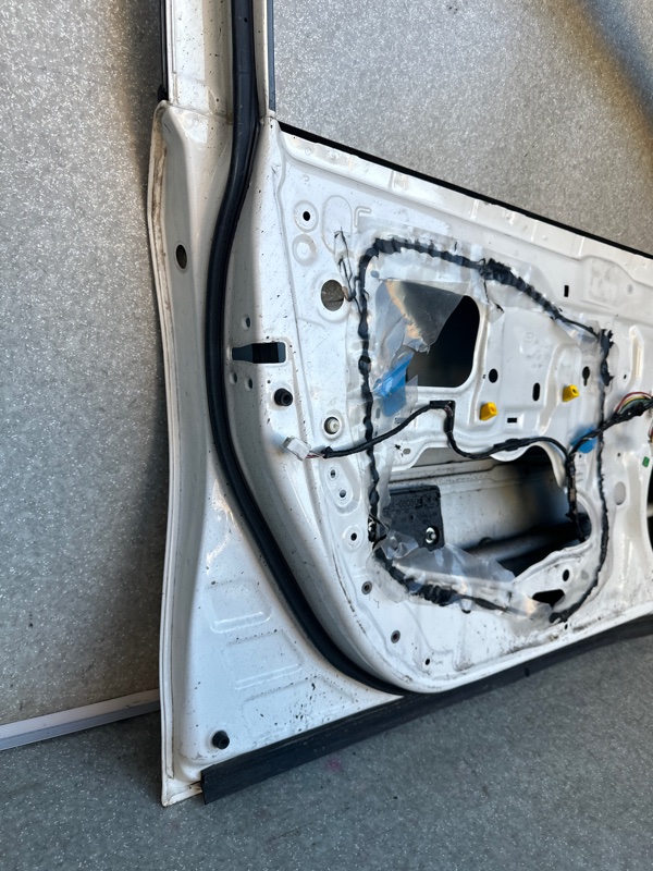 Дверь передняя левая CAMRY 50 12-15 Дверь передняя левая CAMRY 50 12-15