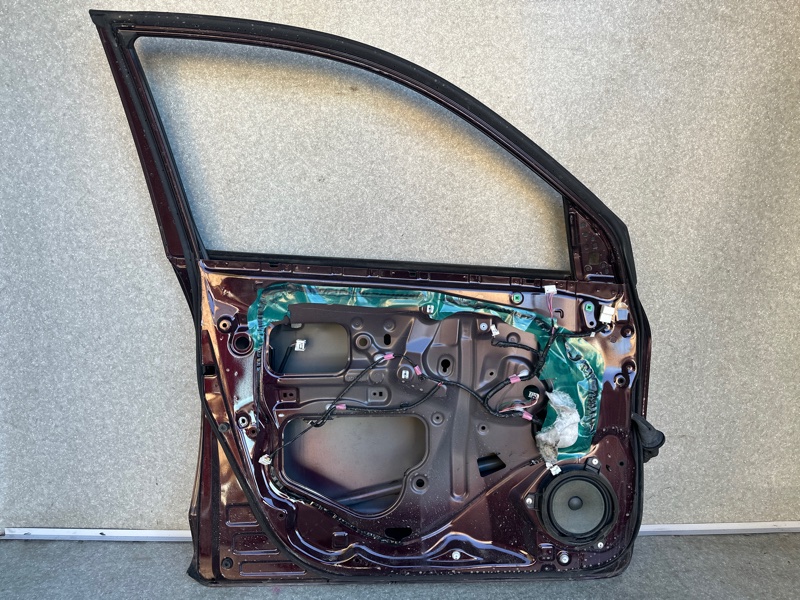 Дверь передняя левая RAV4 05-12 Дверь передняя левая RAV4 05-12