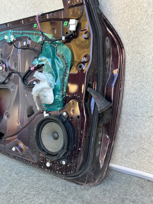 Дверь передняя левая RAV4 05-12 Дверь передняя левая RAV4 05-12