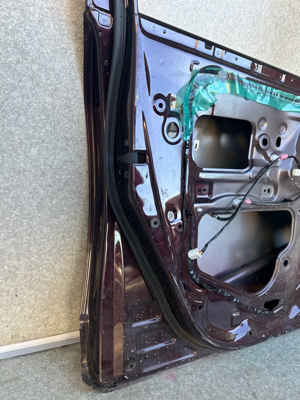 Дверь передняя левая RAV4 05-12 Дверь передняя левая RAV4 05-12