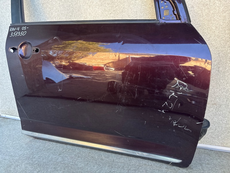 Дверь передняя правая RAV4 05-12 Дверь передняя правая RAV4 05-12