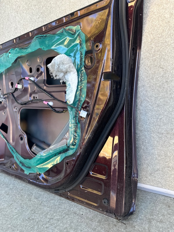 Дверь передняя правая RAV4 05-12 Дверь передняя правая RAV4 05-12