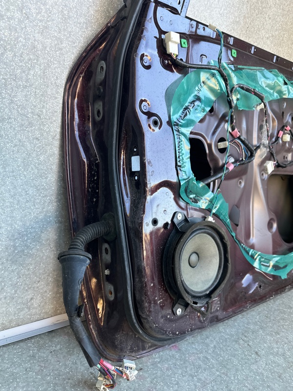 Дверь передняя правая RAV4 05-12 Дверь передняя правая RAV4 05-12