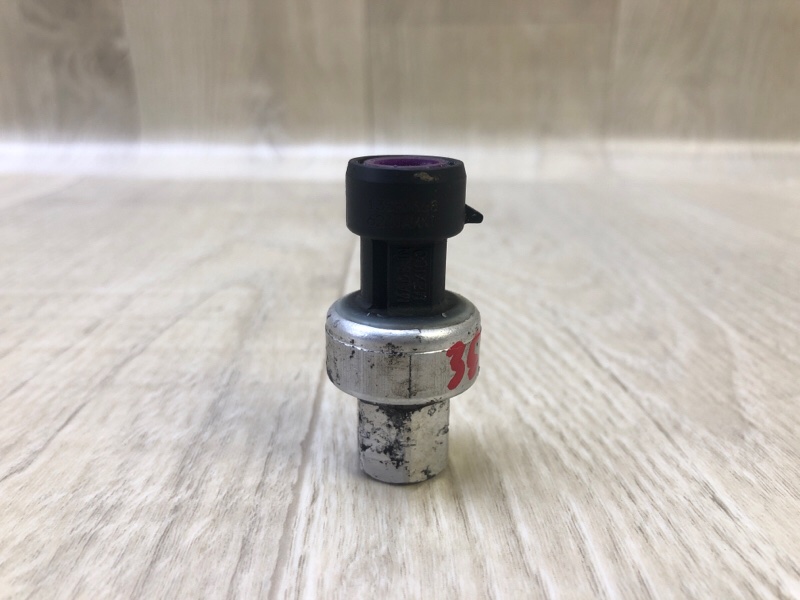 Запчасть датчик давления кондиционера CHEVROLET CRUZE 15- 2016 1.4T LE2 13587668 Б/У Датчик давления кондиционера CHEVROLET CRUZE 15- 2016 1.4T LE2 13587668 Б/У