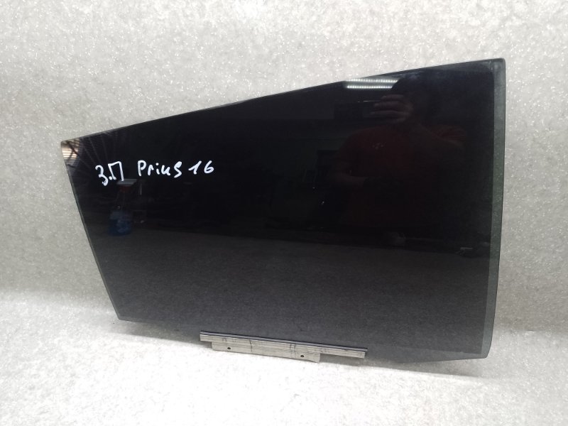 Запчасть стекло двери заднее правое TOYOTA PRIUS 16- 68113-47100 Б/У Стекло двери заднее правое TOYOTA PRIUS 16- 68113-47100 Б/У