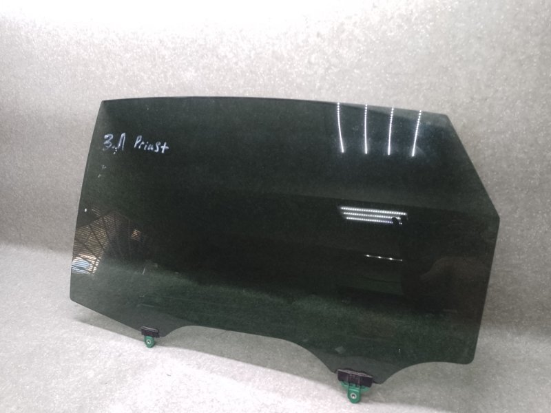 Запчасть стекло двери заднее левое TOYOTA PRIUS PLUS 11-14 68104-47080 Б/У Стекло двери заднее левое TOYOTA PRIUS PLUS 11-14 68104-47080 Б/У