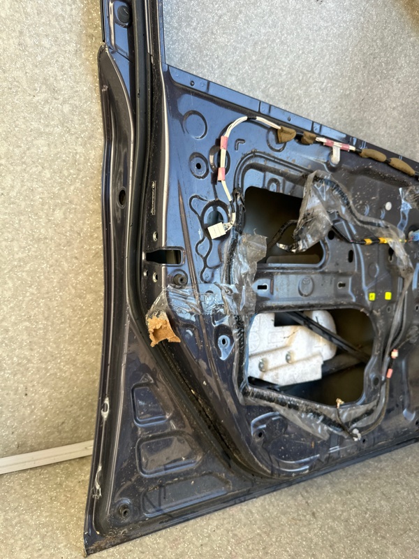 Дверь передняя левая PRIUS - 30 09-17 Дверь передняя левая PRIUS - 30 09-17