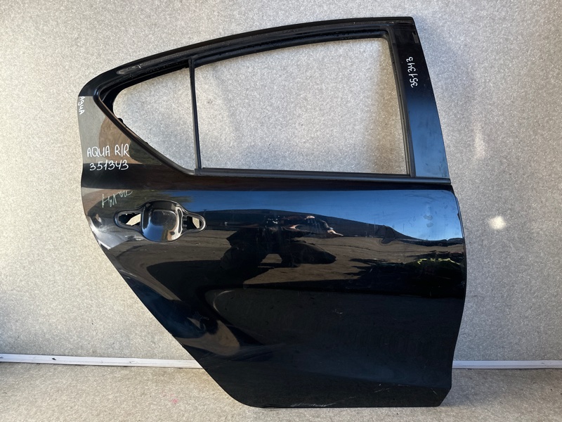 Дверь задняя правая TOYOTA PRIUS C/AQUA 11-14 67003-52490 Б/У