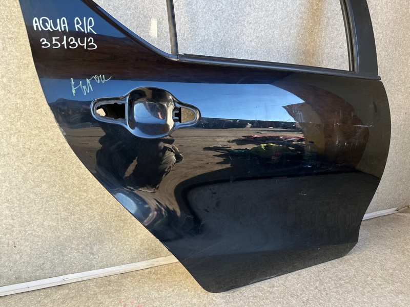 Дверь задняя правая TOYOTA PRIUS C/AQUA 11-14