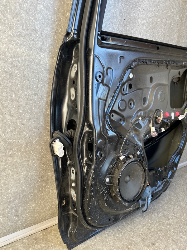 Дверь задняя правая PRIUS C/AQUA 11-14