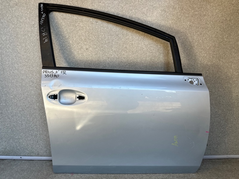 Дверь передняя правая TOYOTA PRIUS PLUS 11-14 67001-47100 Б/У