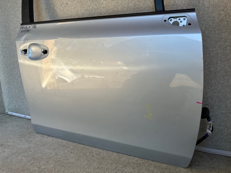 Дверь передняя правая PRIUS PLUS 11-14