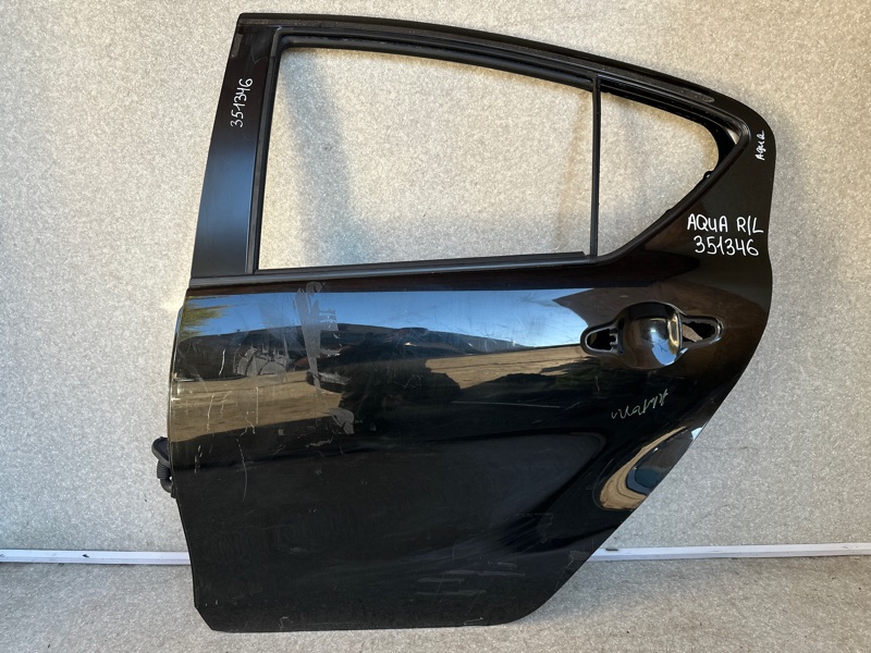 Запчасть дверь задняя левая TOYOTA PRIUS C/AQUA 11-14 67004-52510 Б/У Дверь задняя левая TOYOTA PRIUS C/AQUA 11-14 67004-52510 Б/У