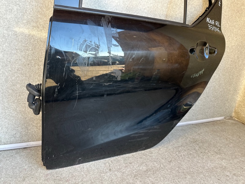 Дверь задняя левая TOYOTA PRIUS C/AQUA 11-14 Дверь задняя левая TOYOTA PRIUS C/AQUA 11-14