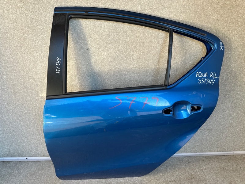 Дверь задняя левая PRIUS C/AQUA 11-14 Дверь задняя левая PRIUS C/AQUA 11-14