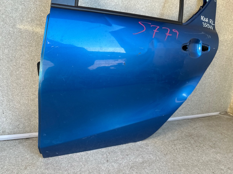 Дверь задняя левая TOYOTA PRIUS C/AQUA 11-14 Дверь задняя левая TOYOTA PRIUS C/AQUA 11-14
