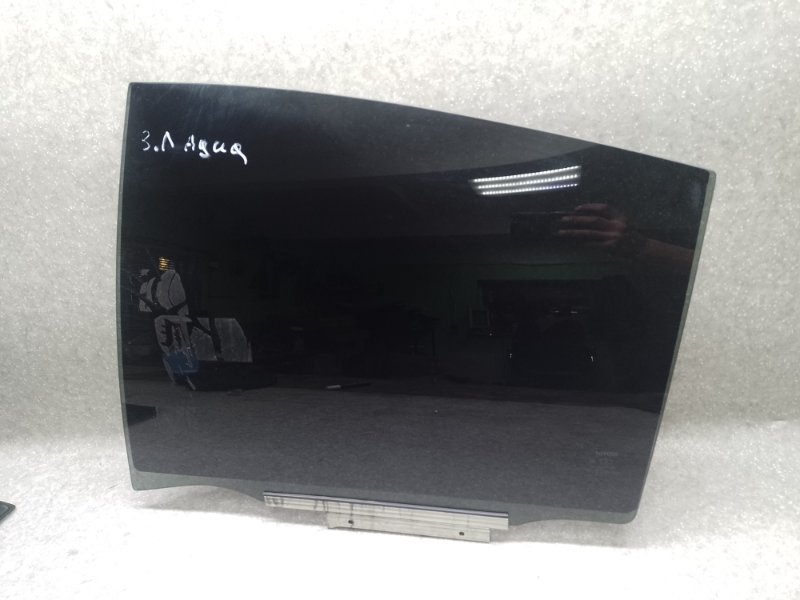Запчасть стекло двери заднее левое TOYOTA PRIUS C/AQUA 11-14 68140-52370 Б/У Стекло двери заднее левое TOYOTA PRIUS C/AQUA 11-14 68140-52370 Б/У